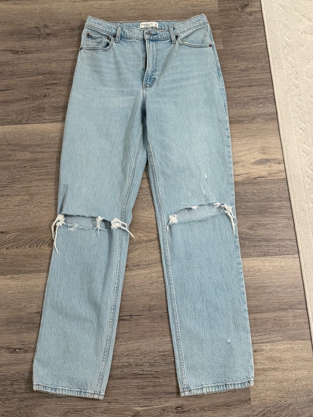 Abercrombie & Fitch Light Blue 90s straight ultra high rise